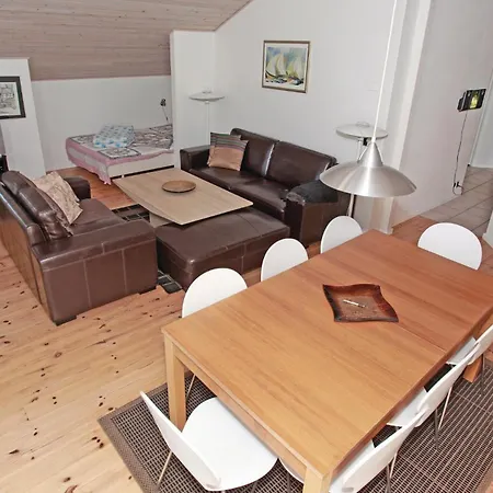 3 Bedroom Awesome In *