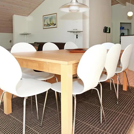 3 Bedroom Awesome In